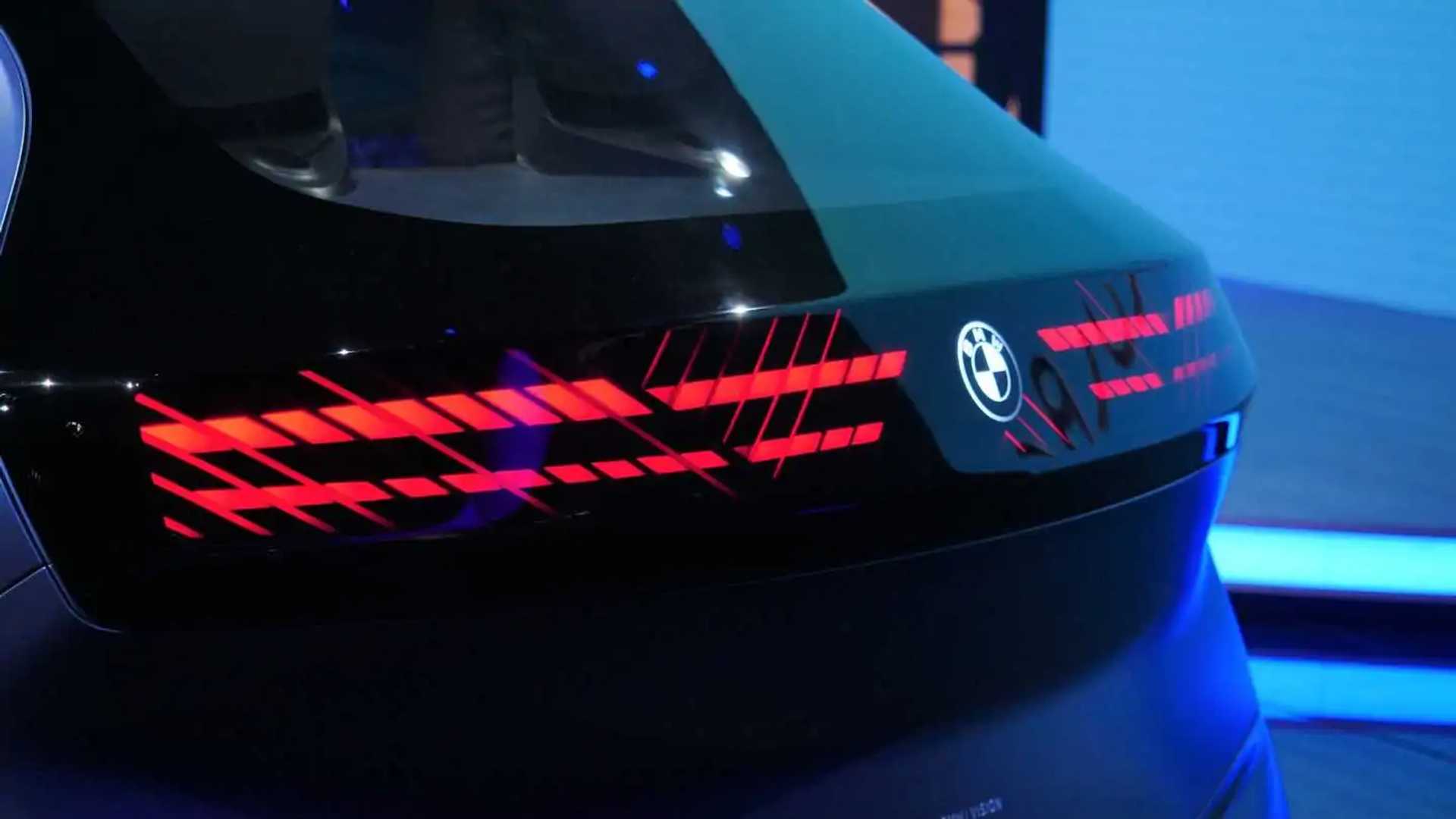 https://cdn.motor1.com/images/mgl/Xk7xv/s1/live-photos-of-bmw-i-vision-circular-from-iaa-2021.jpg