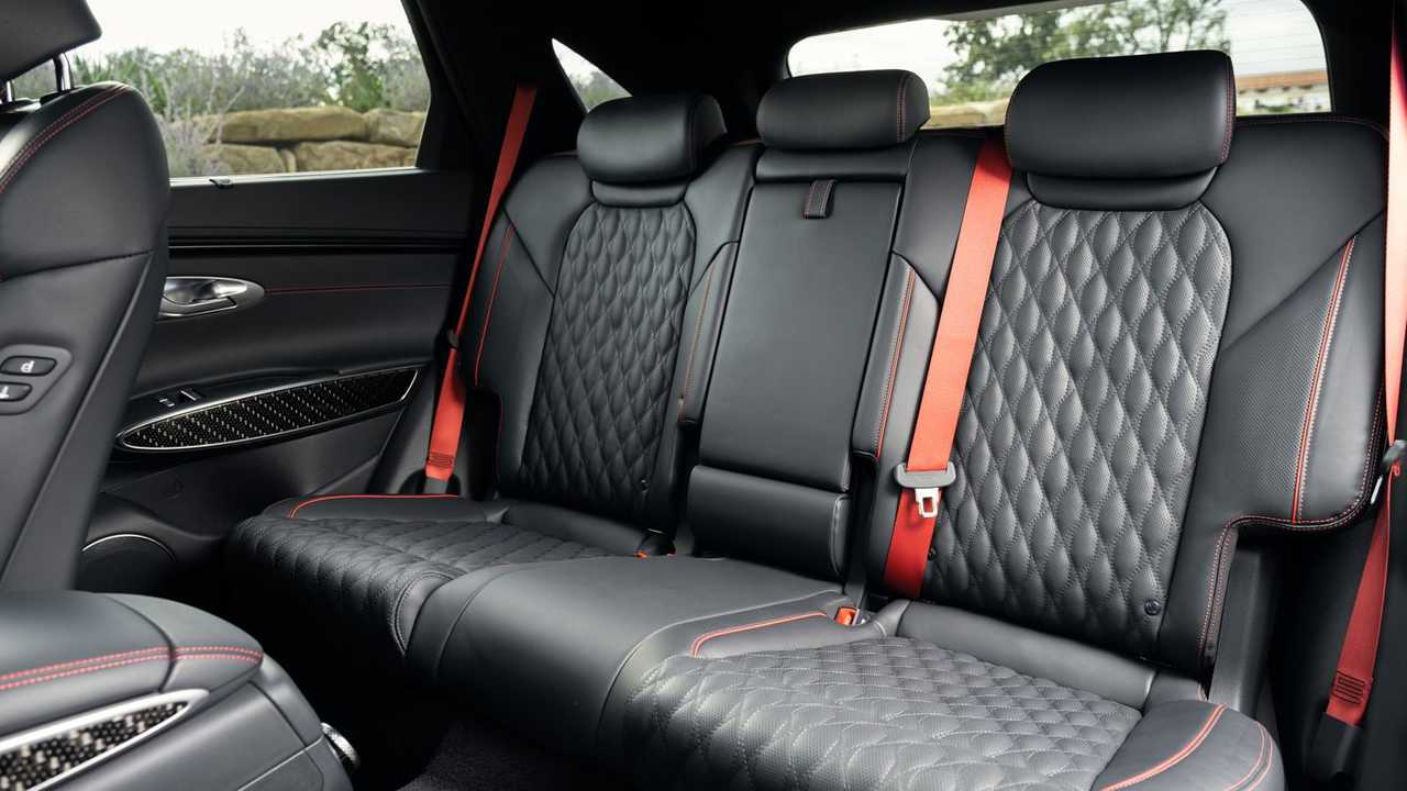 Genesis GV70, задний диван
