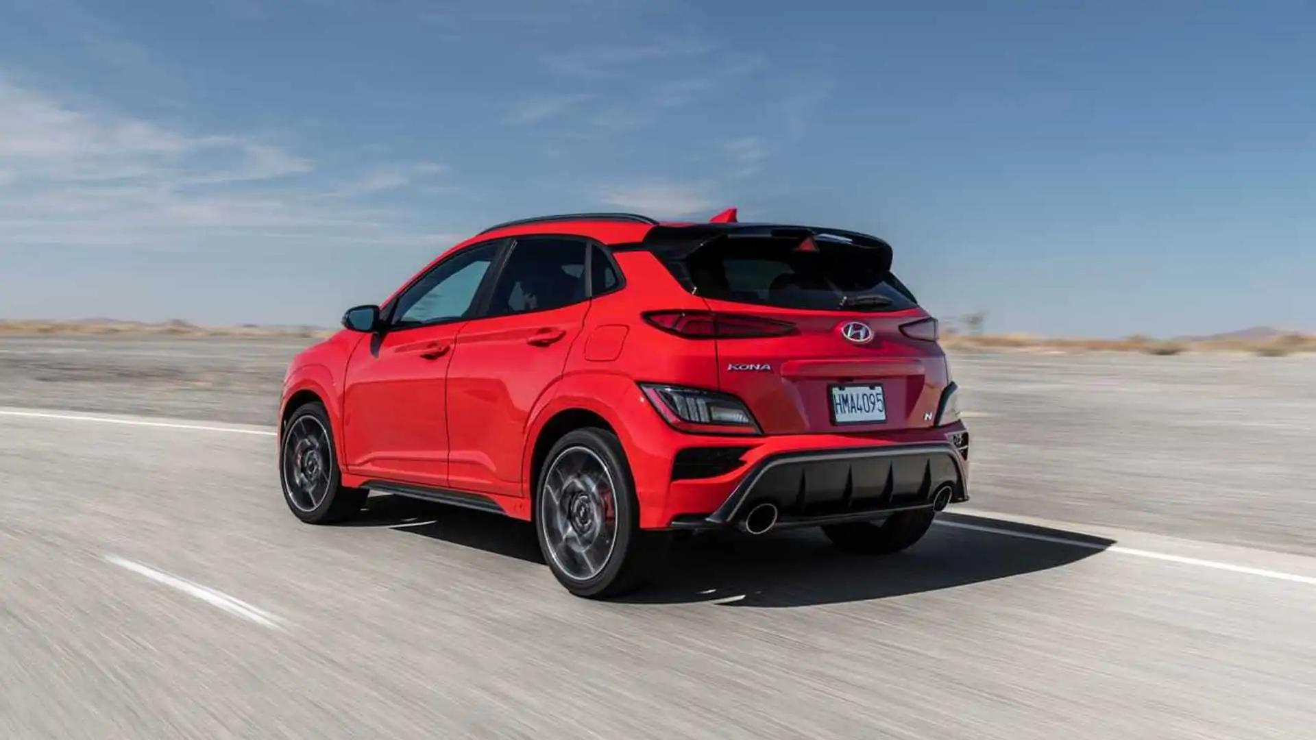 https://cdn.motor1.com/images/mgl/XkX72/s1/2022-hyundai-kona-n-exterior-rear-quarter.webp