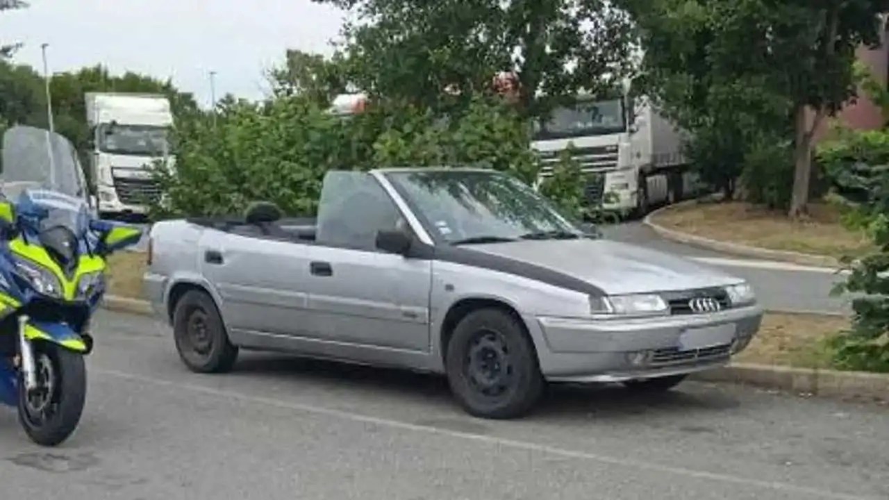 La policía francesa detiene un Citroën Xantia ¡cabrio! Citroen Xantia cabriolet