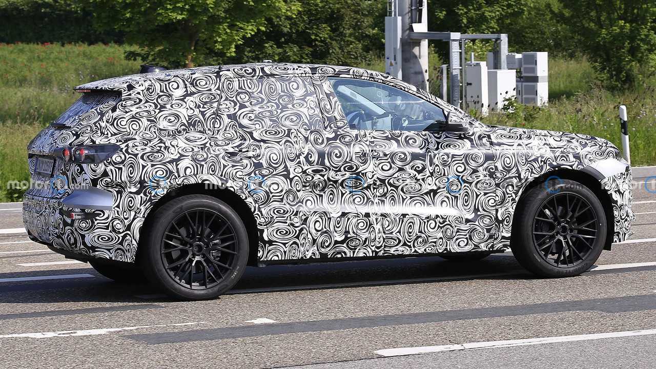 Новые шпионские фото Audi Q6 e-tron, профиль