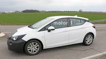 Opel Astra facelift spy photo