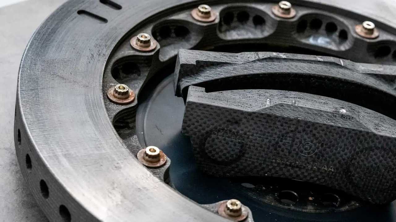 This is how the Brabham BT62 weighs less than 1000 kg