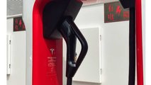 Tesla Supercharging - stazione V3 a Pechino, Cina