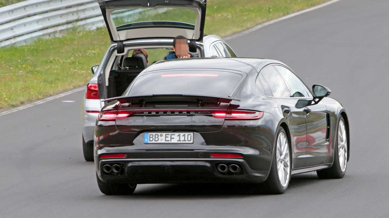Porsche Panamera Lion Nurburgring Run