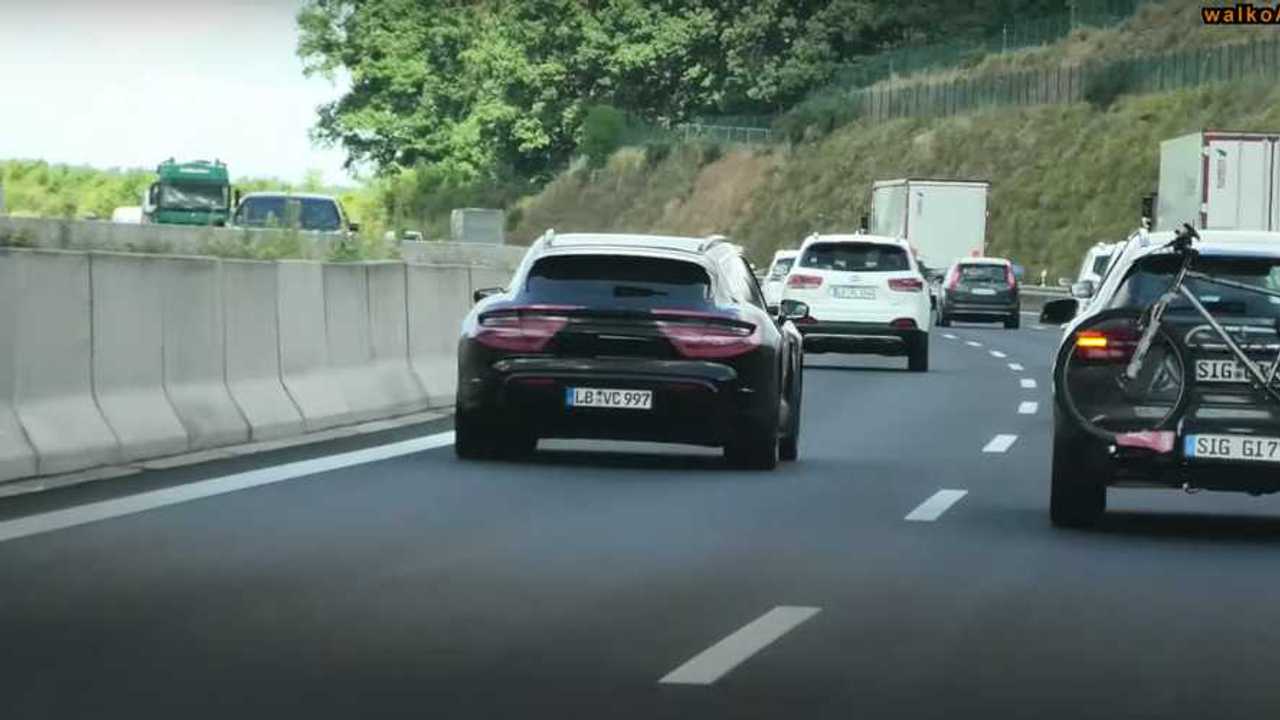 Porsche Taycan Cross Turismo Yeni Casus Fotoğrafları