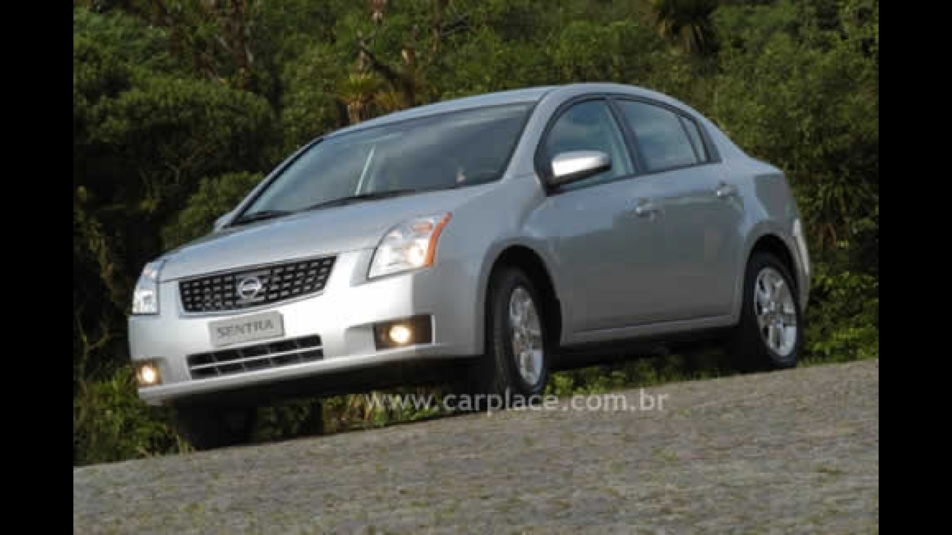 Nissan lança série limitada