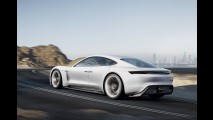 Porsche 600 Beygir Gücündeki Elektrikli Otomobili Mission E'yi Tanıttı
