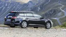 VW Golf R facelift spy photo
