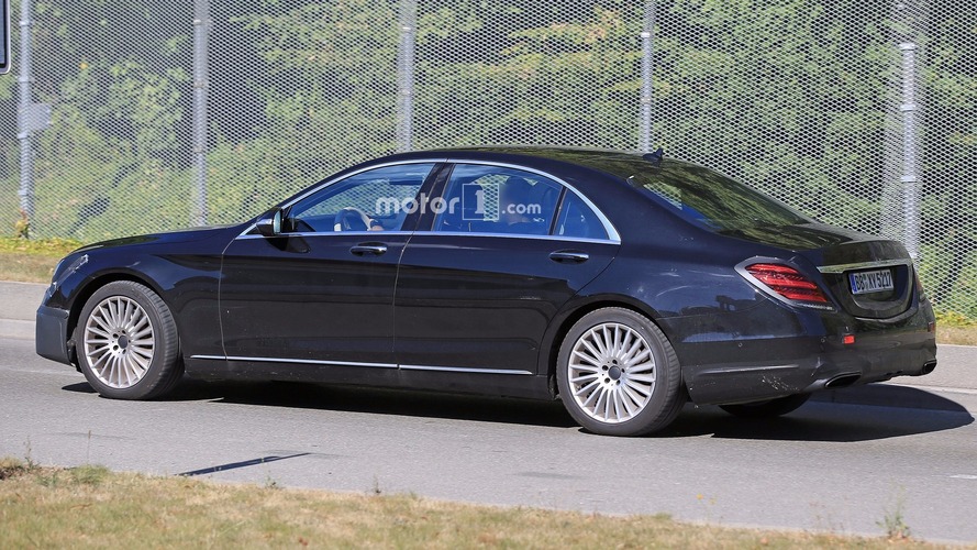 2018 Mercedes S-Class facelift spy photo