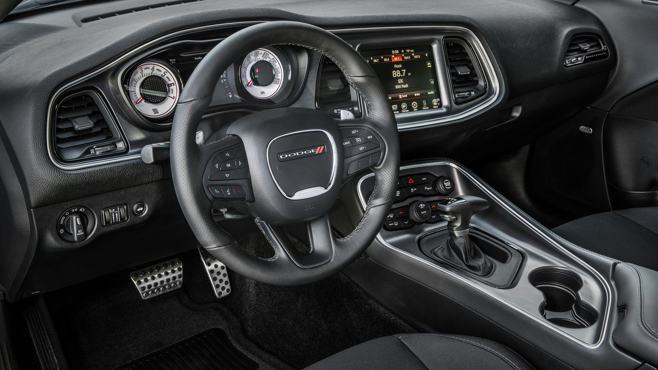 2017 Dodge Challenger T/A ve Charger Daytona
