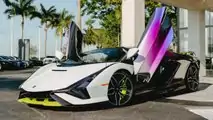 Lamborghini Sian in bianco, viola e nero