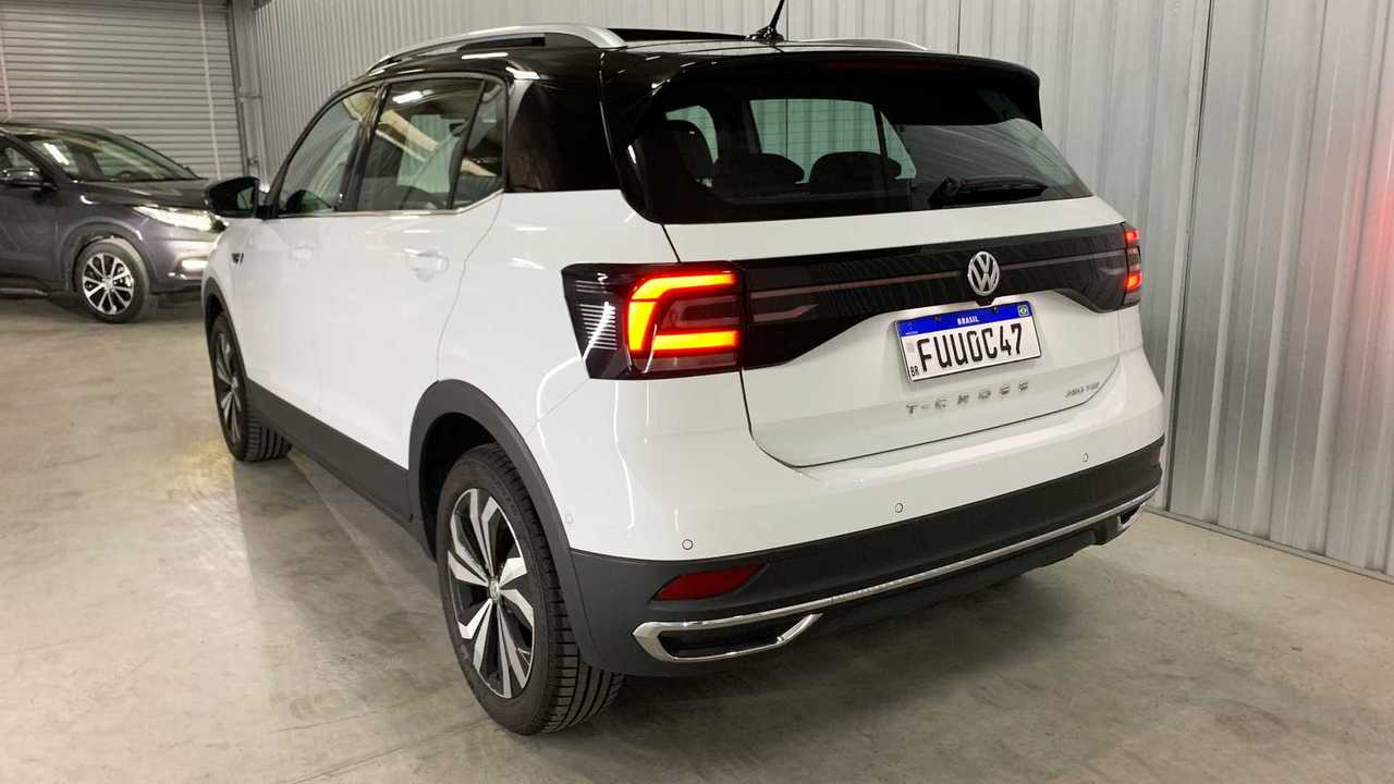 Comparativo: Honda HR-V Touring vs. VW T-Cross Highline