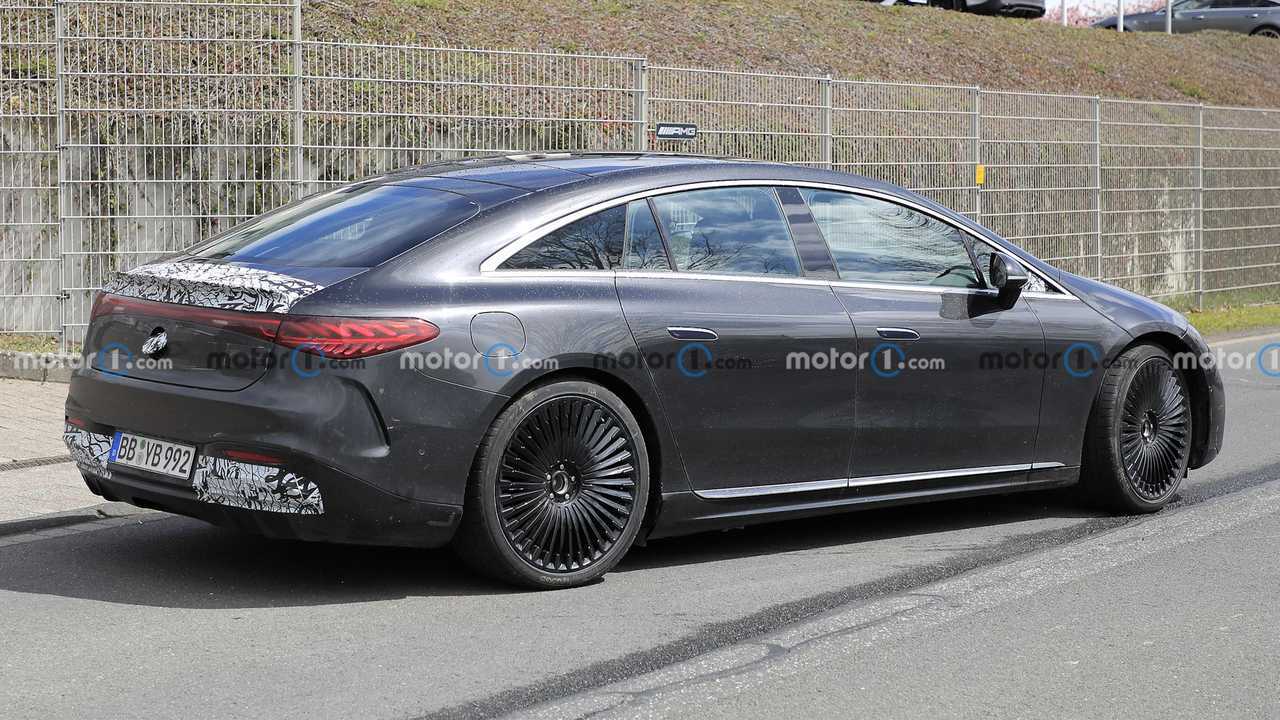 Mercedes EQS AMG, le prime foto spia