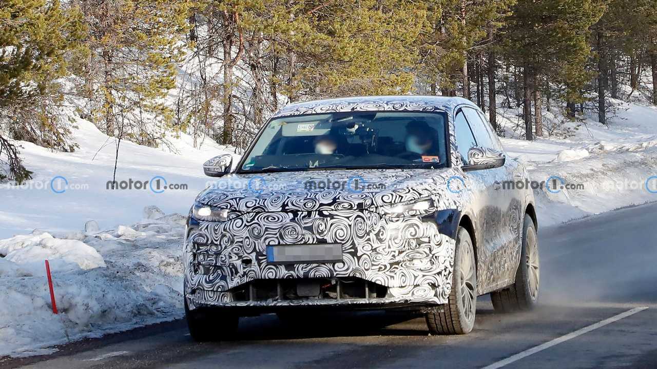 2023 Audi Q6 E-Tron spia foto