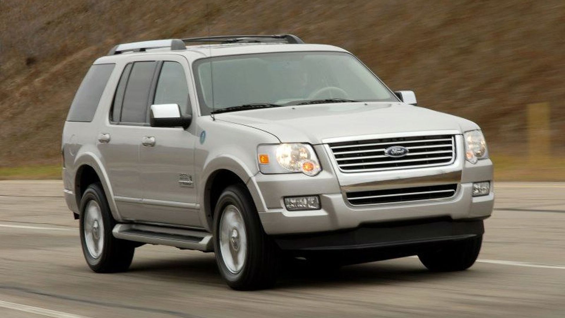 Ford Explorer Fuel Cell Prototype | Motor1.com Photos