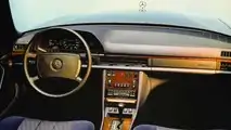 Vor 40 Jahren: Mercedes-Benz bringt Fahrerairbag und Gurtstraffer in die Serie
