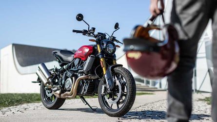 Indian FTR 1200 Ruby Smoke Limited Edition