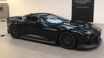 Aston Martin Victor chez le concessionnaire Aston Martin à Anvers, Belgique