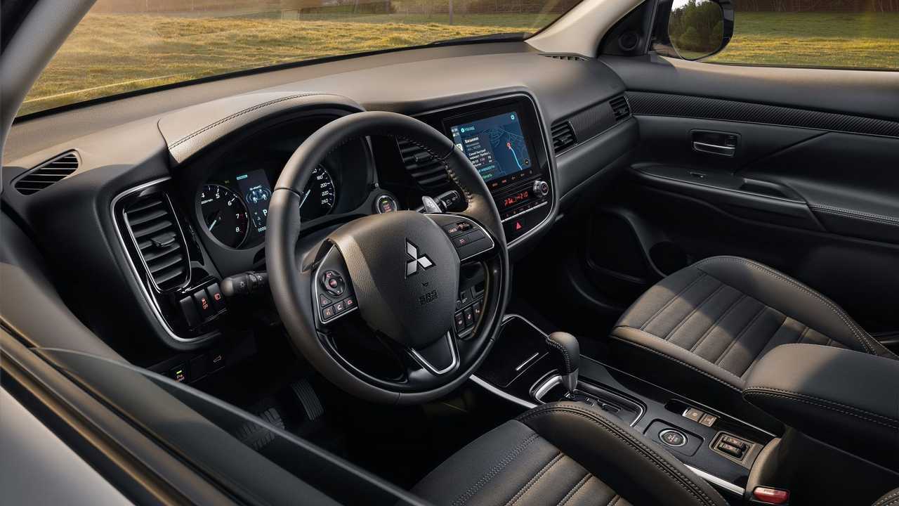 Mitsubishi Outlander 2021 модельного года для России, интерьер