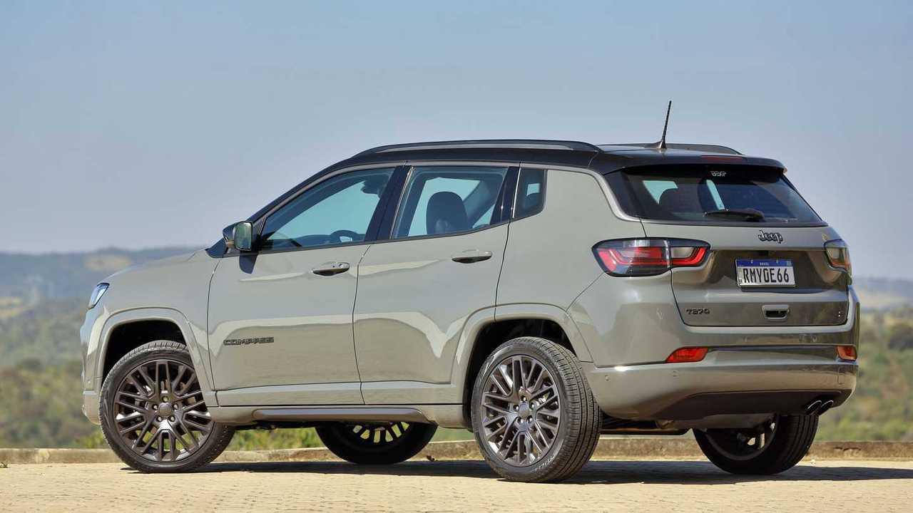 Comparativo: Jeep Compass S vs. Toyota Corolla Cross XRX Hybrid vs. VW Taos Launch Edition