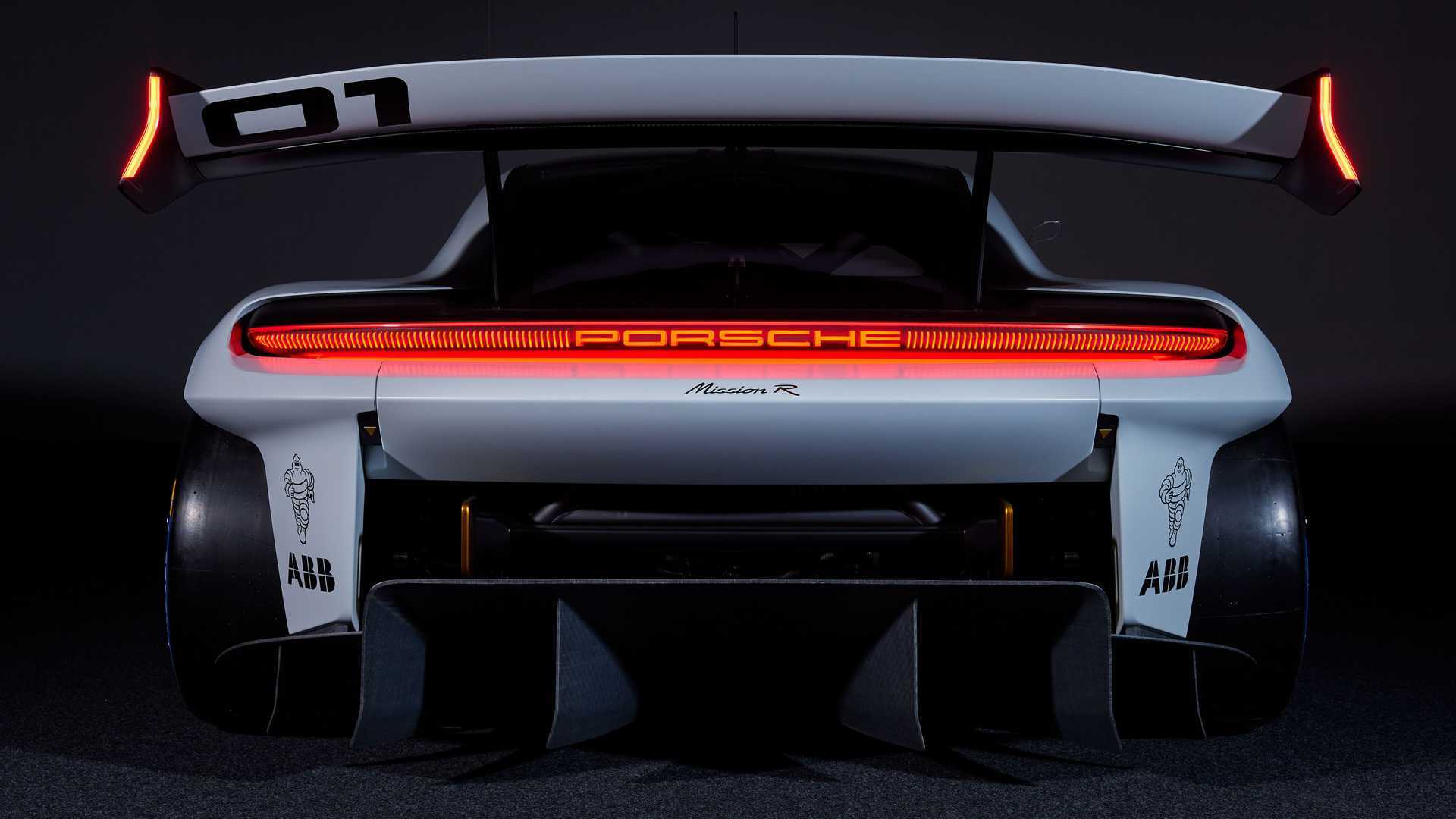 https://cdn.motor1.com/images/mgl/Y1kMW/s1/porsche-mission-r-concept.jpg