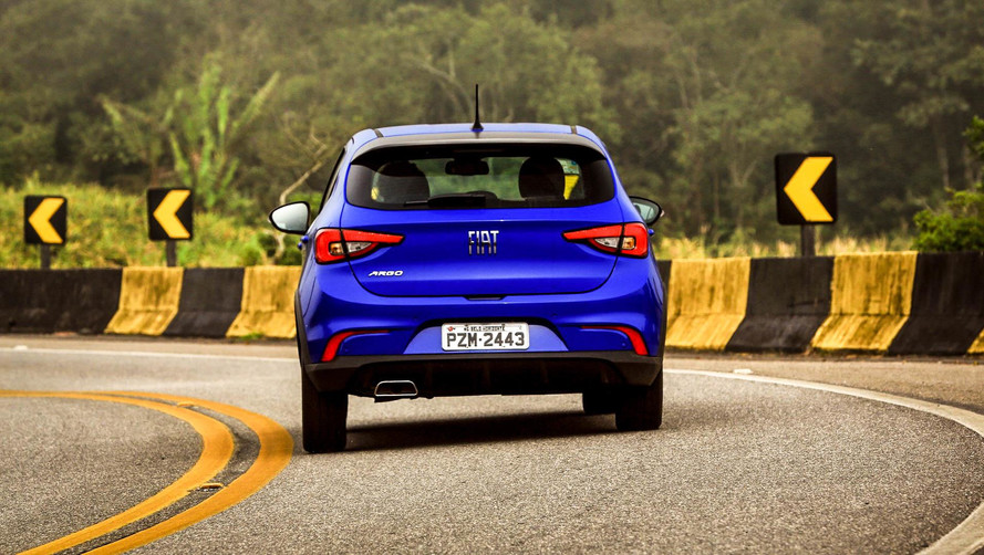 Comparativo Fiat Argo HGT x Renault Sandero RS