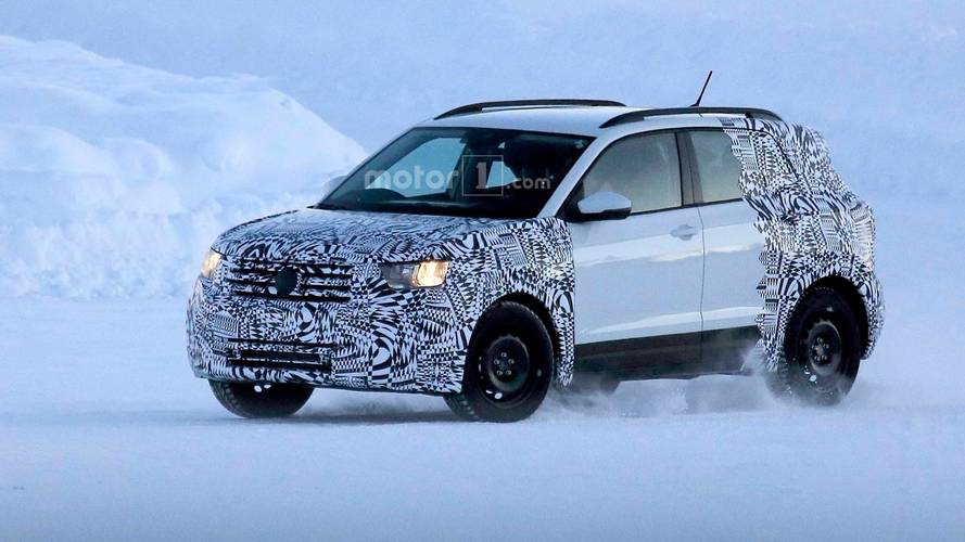 Flagra - VW T-Cross (SUV do Polo) aparece em testes na neve