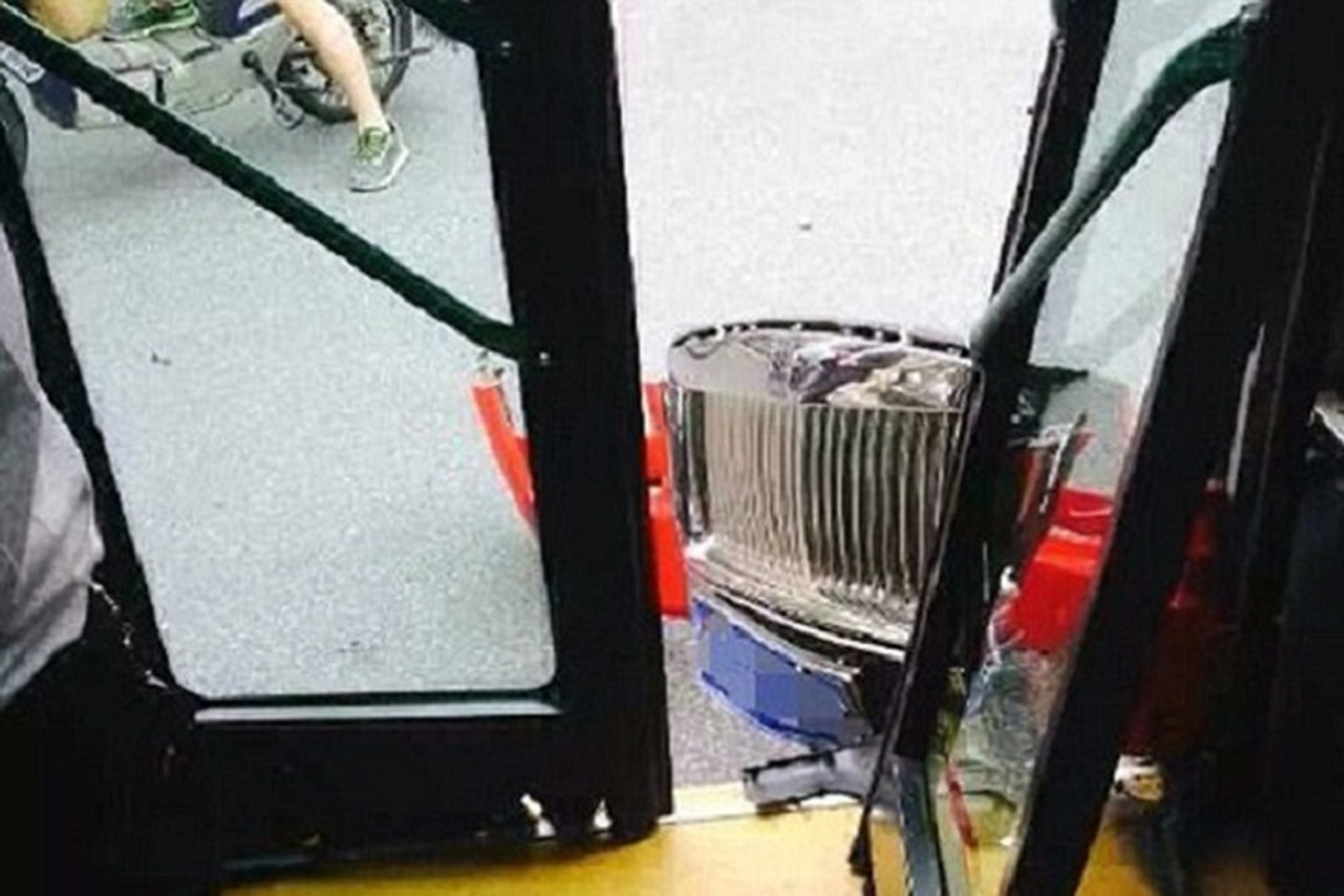 Psy Crashes His Rolls-Royce into a Bus, Leaves in Porsche