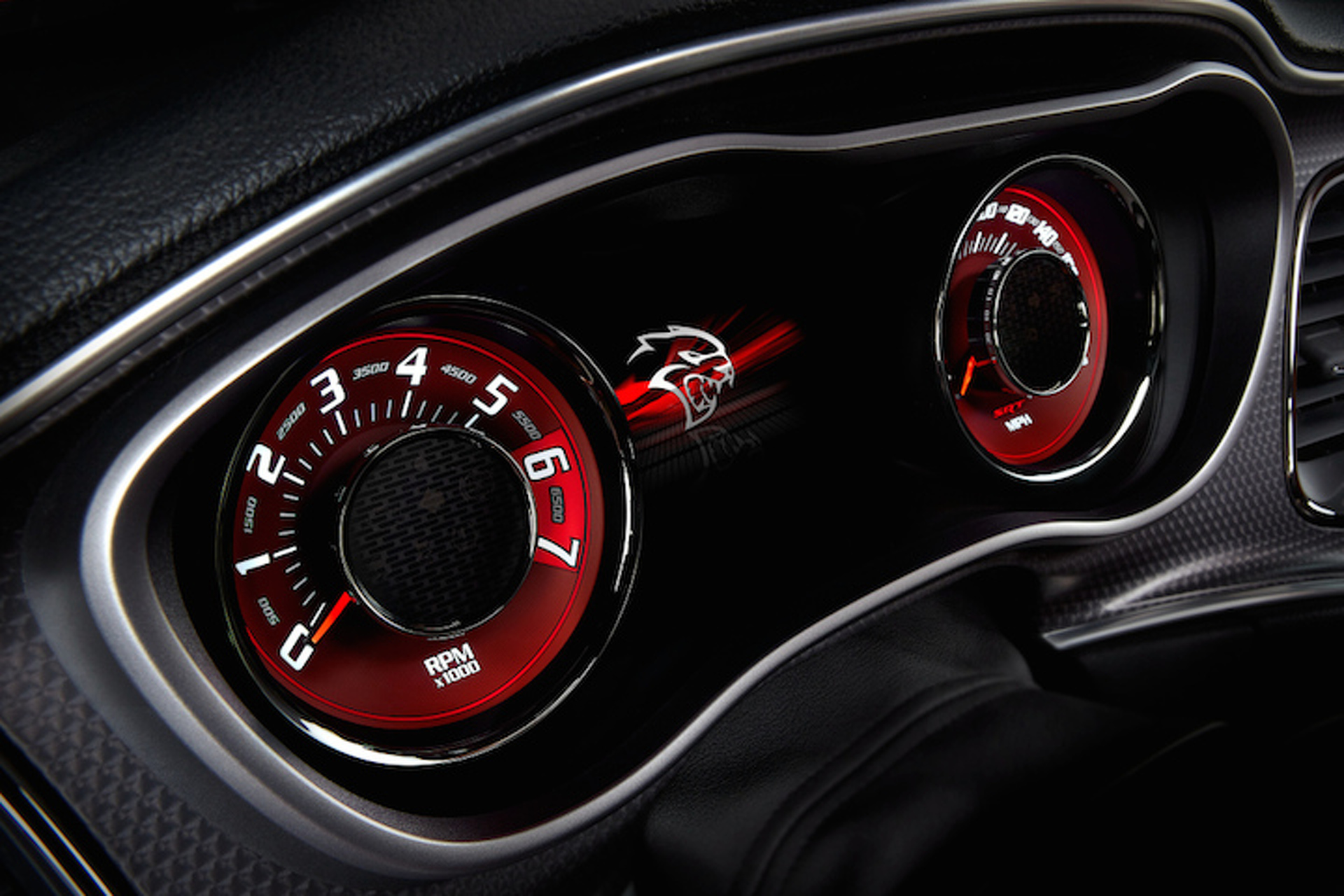 The Dodge Challenger Hellcat is a Giggle-Inducing Sociopath: First Drive