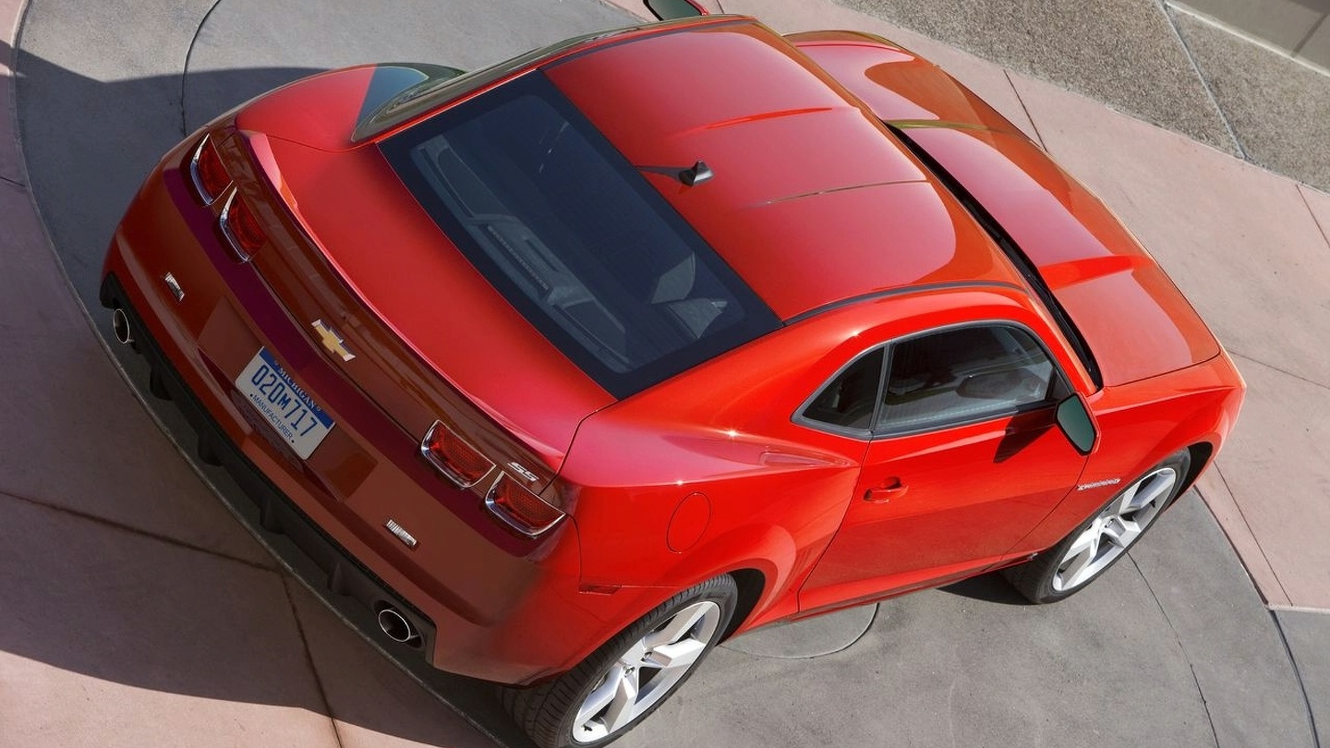 2011 Chevrolet Camaro gets small price increase, V6 rated at 312hp
