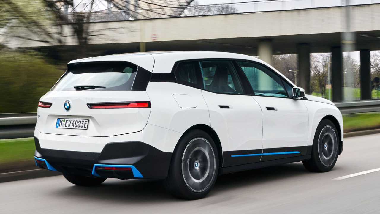 BMW iX xDrive40 (2021)