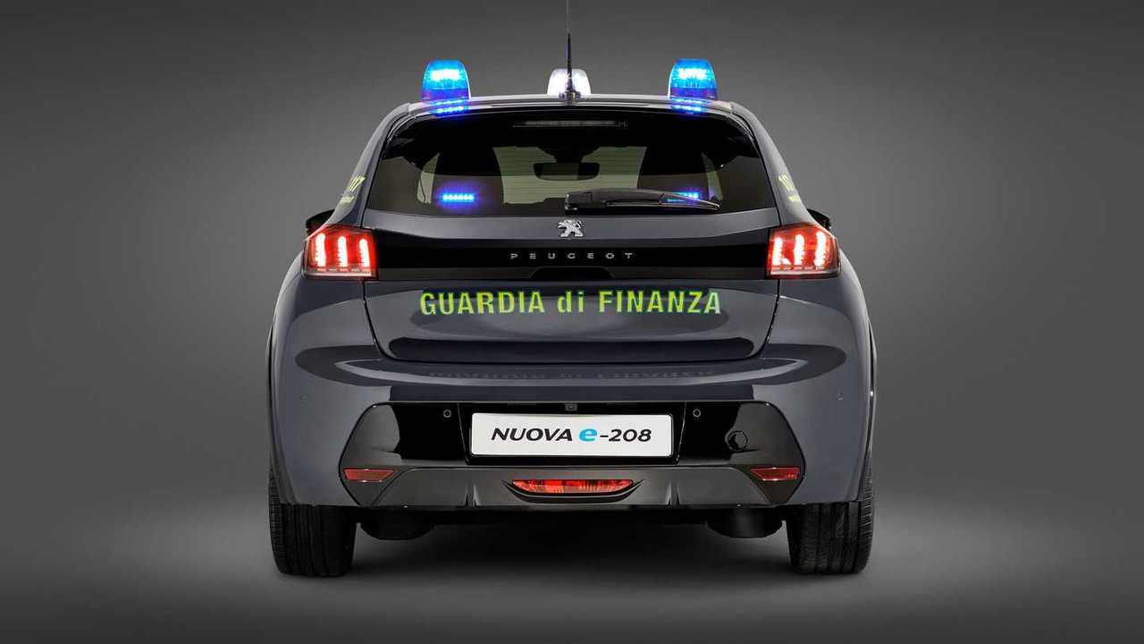 Peugeot e-208, l'auto elettrica della Guardia di Finanza