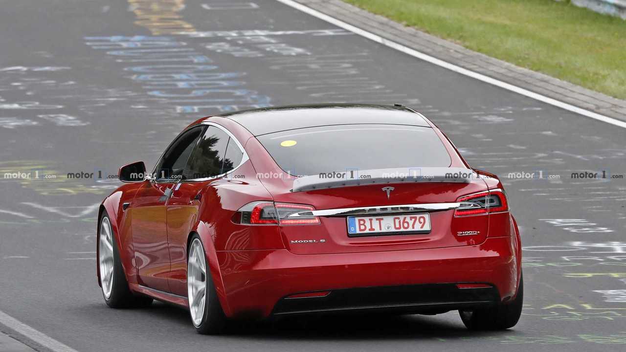 Tesla Model S Foto spia plaid