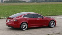 Tesla Model S Foto spia di Nurburgring