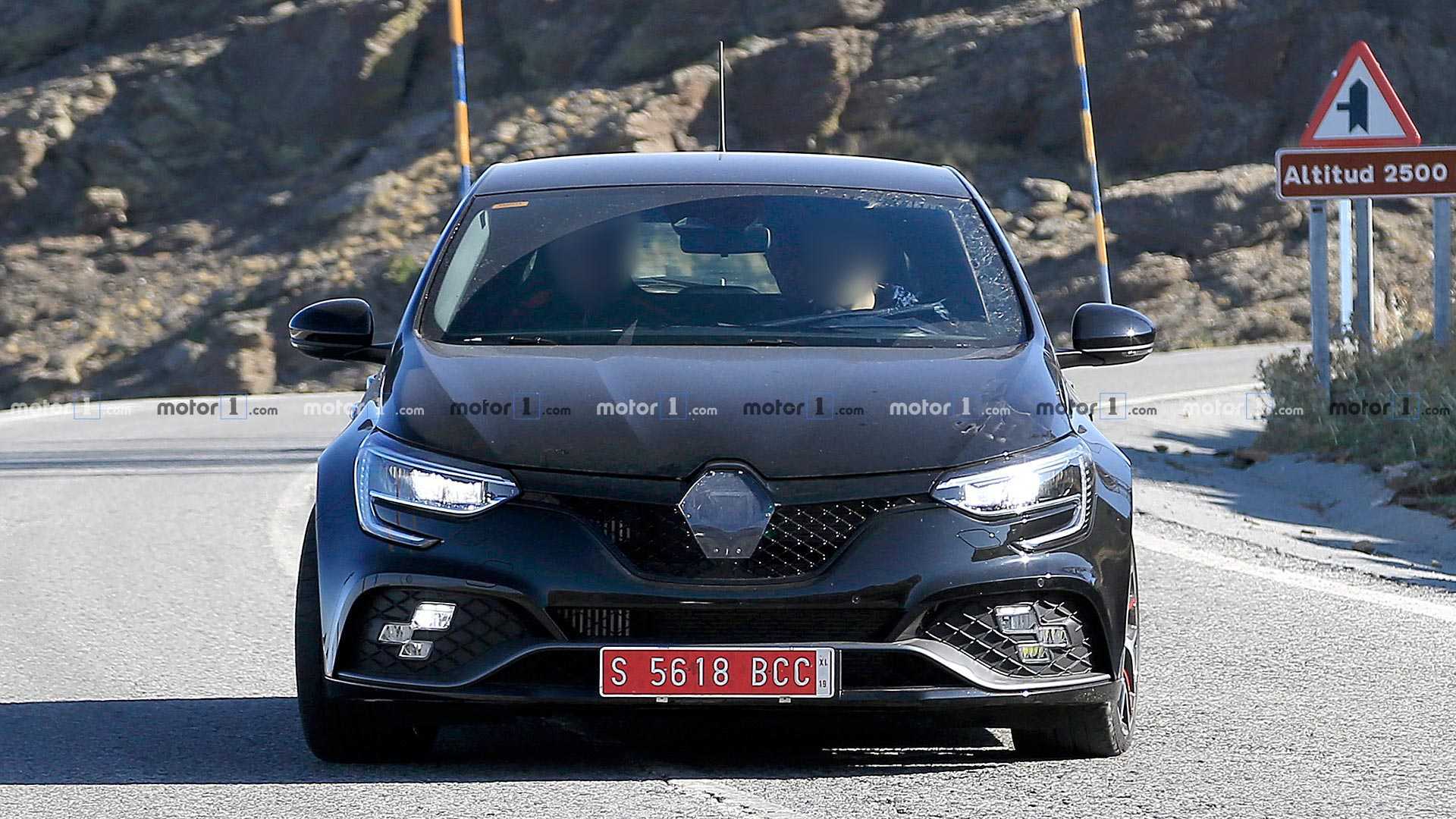 renault-megane-rs-facelift-spy-shots.jpg