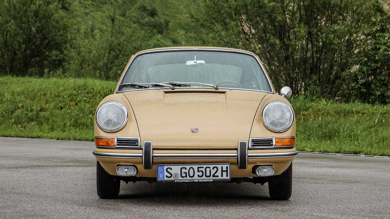 Porsche 911 (1966) in Sandbeige