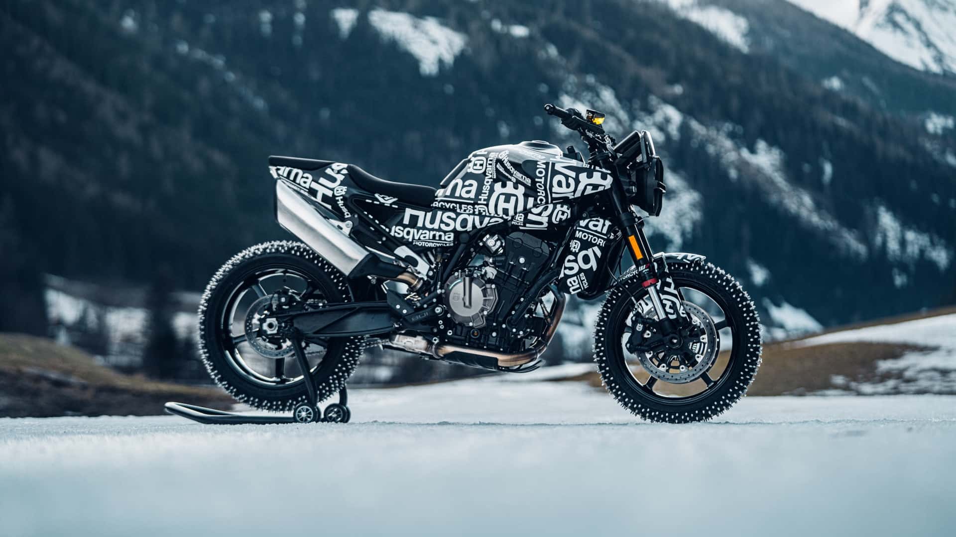 Watch Husqvarna Show Off The 2024 Svartpilen 801 On Ice And Dirt