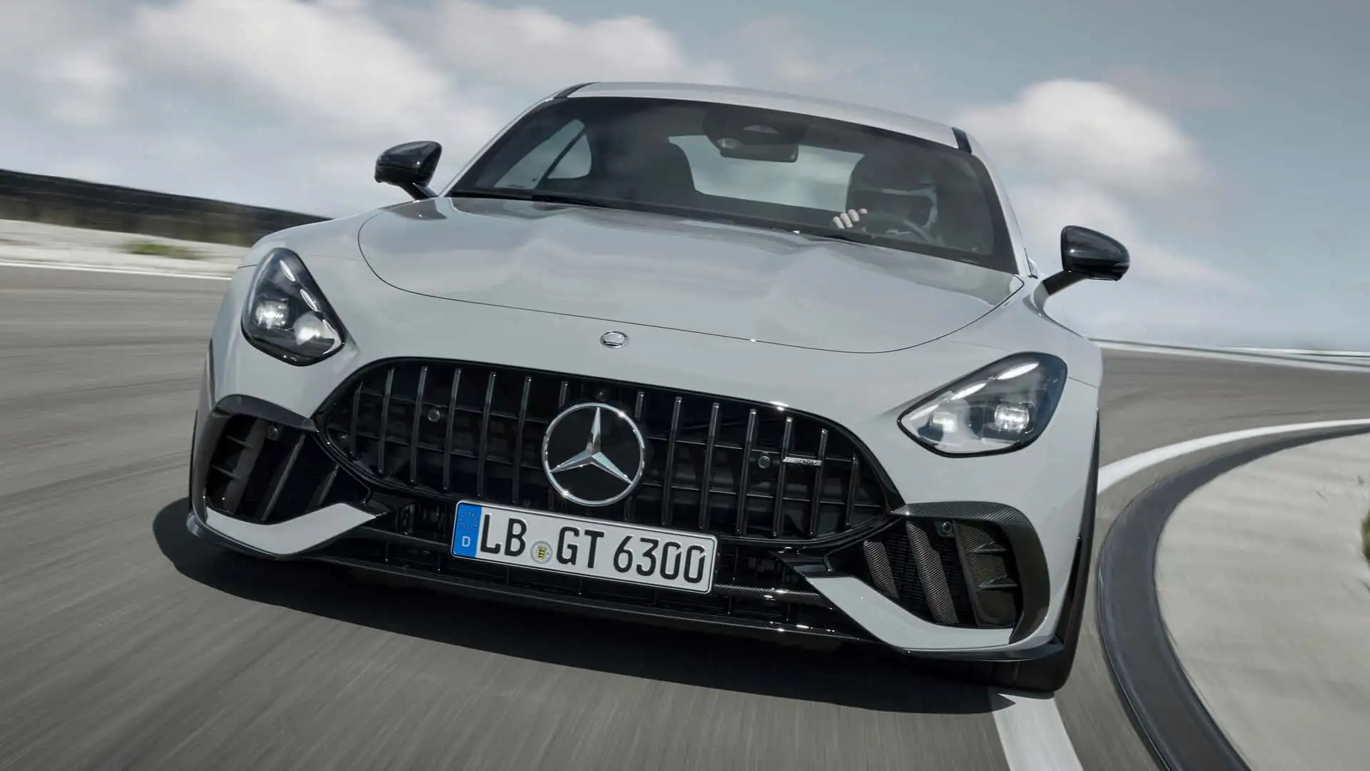 Pistte ihtiyacınız olan her şey: Mercedes-AMG GT63 Pro