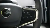 Volvo EX30 Single Extended Range Ultra (2024) in Moss Yellow im Test