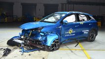 BYD Atto 3: Frontalaufprall gegen  mobile deformierbare Barriere - nach dem Test