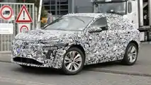 Photo d'espionnage de l'Audi RS Q6 E-Tron avec vue latérale