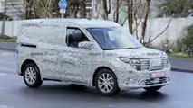Ford Transit Courier (2023) erste Erlkönigbilder