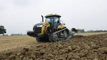 Challenger MT775E nella terra del pomodoro