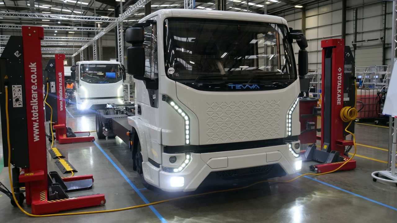 Inizio della produzione di camion elettrici Tevva