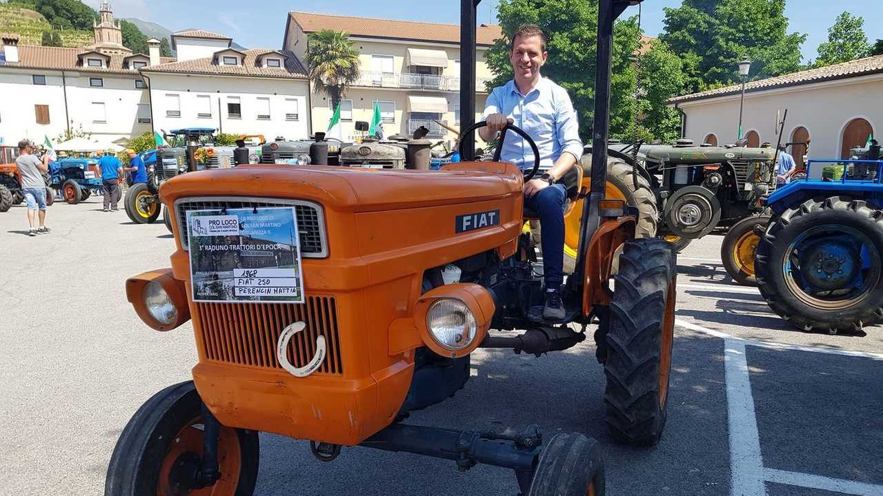 Trattori d'epoca: la grande sfilata a Col San Martino