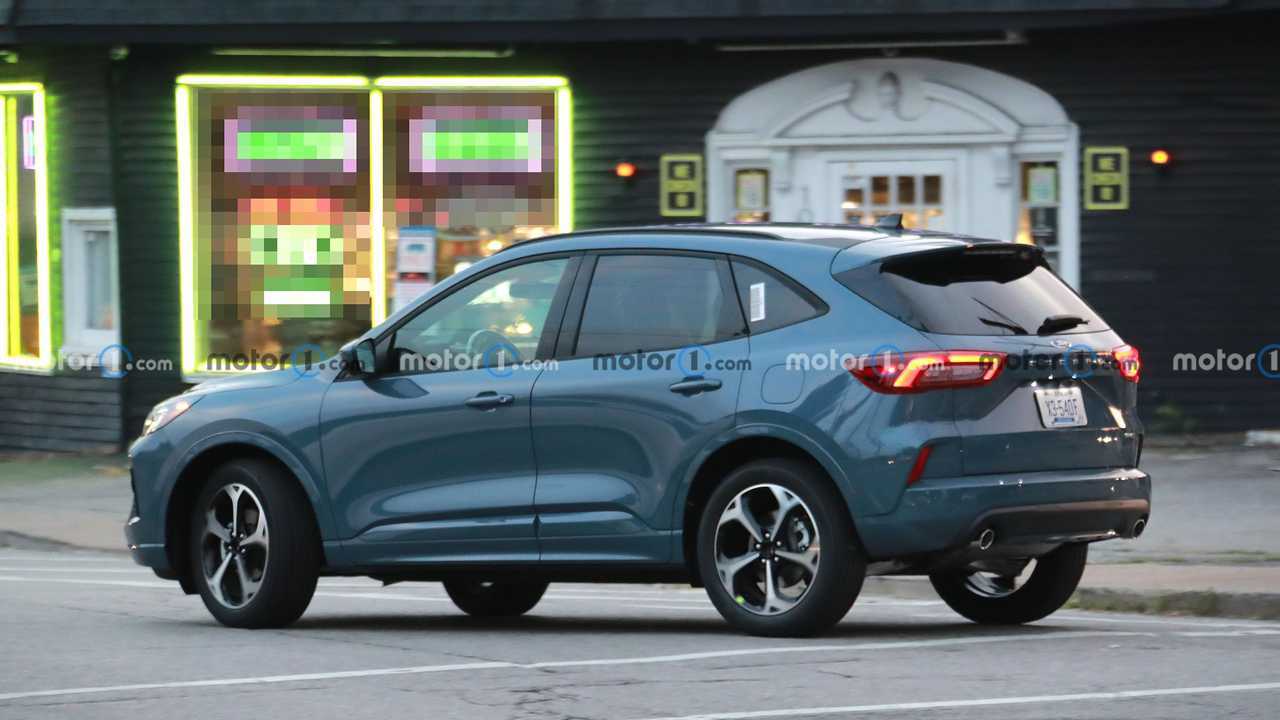 Ford Kuga restyling, le foto spia senza veli
