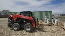 Manitou: cinque nuove minipale vertical-lift per i lavori pesanti