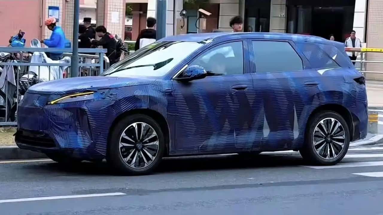 Flagra: BYD já testa o inédito Yuan Max