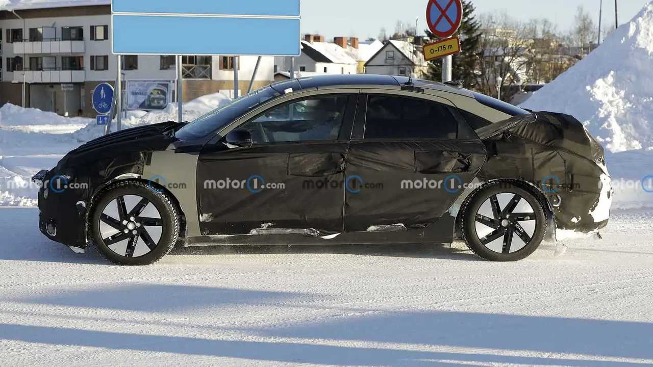 Hyundai Ioniq 6 spy photo